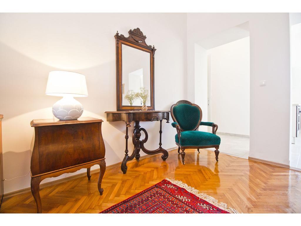 Grand Apartment